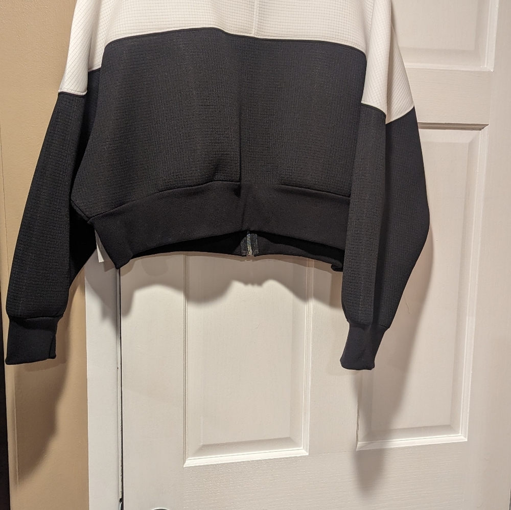 NWT Sports Illustrated Cropped Jacket and Wide Leg Pants, Size 1X - Picture 2 of 12
